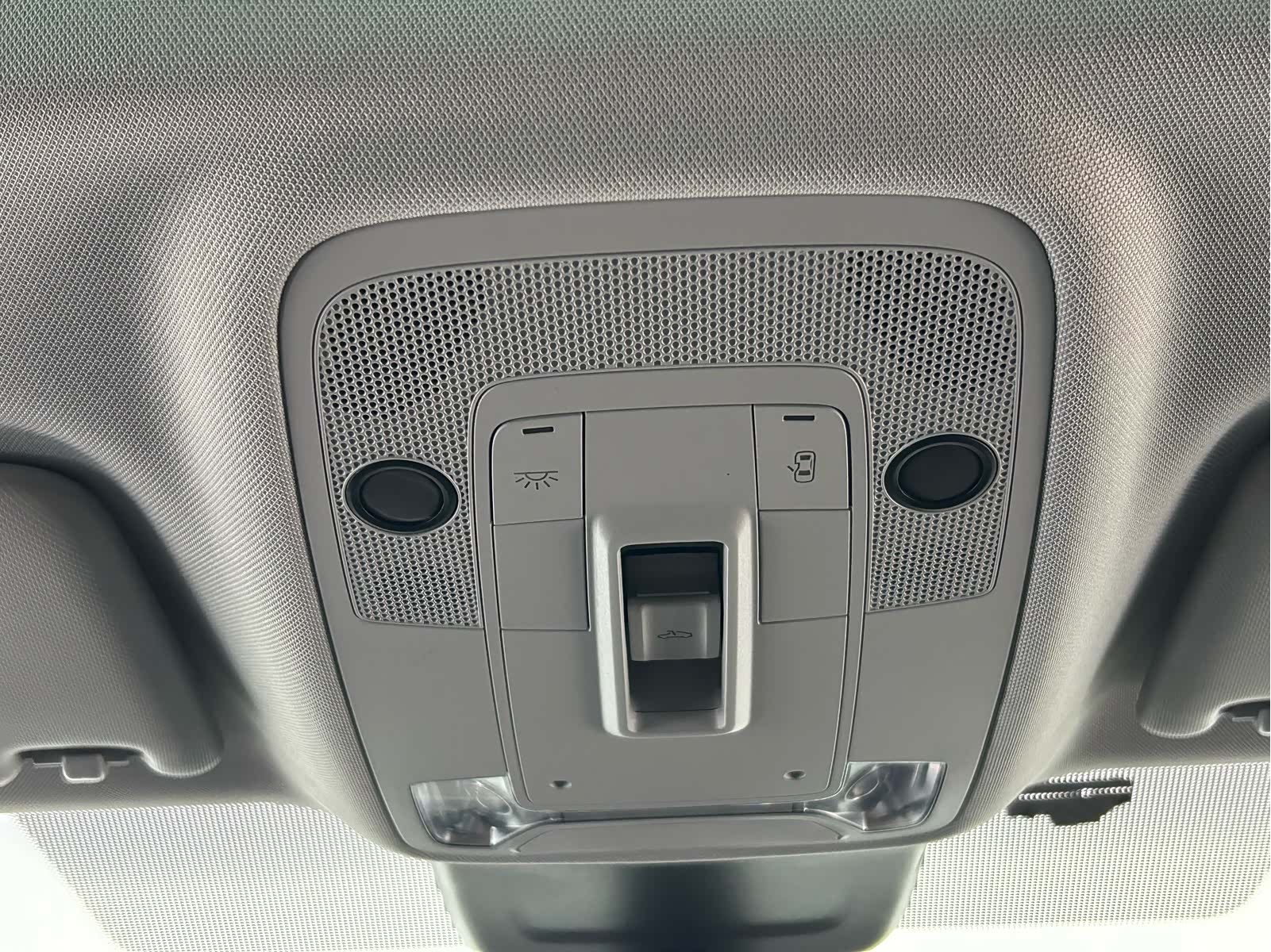 Audi Q2L, 2025 20