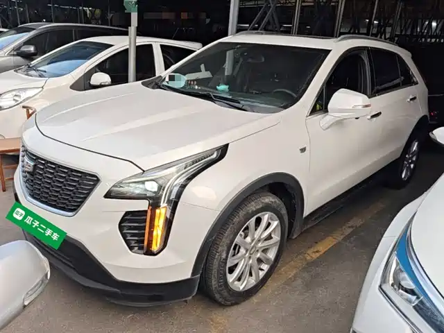 Cadillac XT4 2021 — купить из Китая под заказ