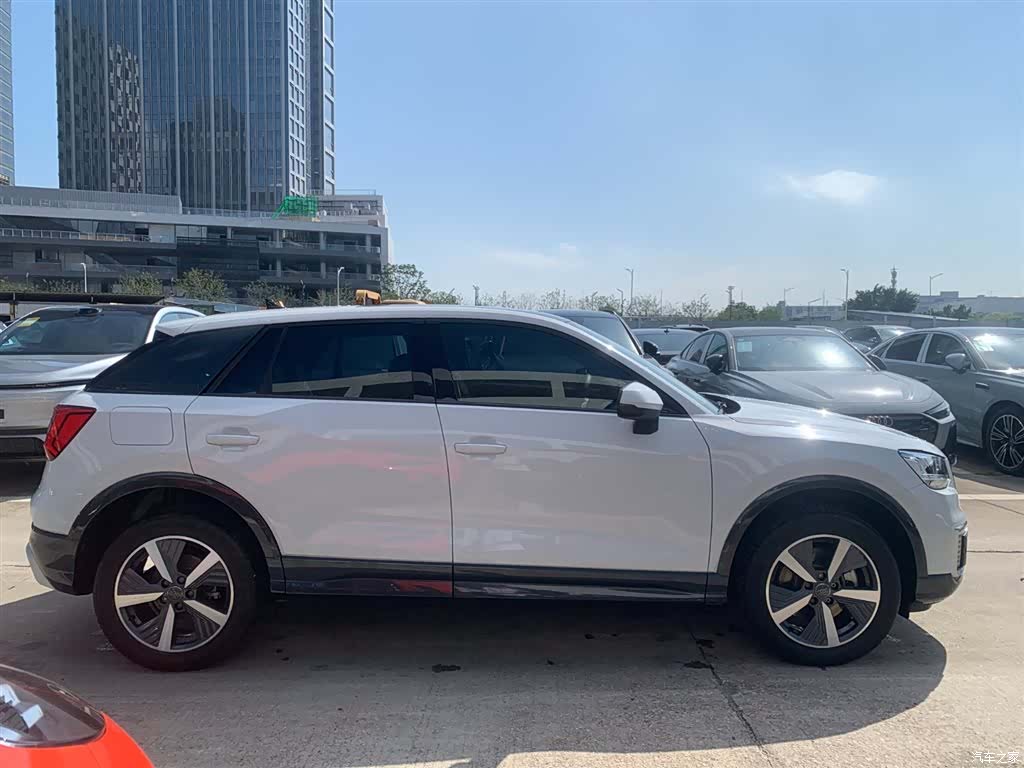 Audi e-tron, 2020 все фото