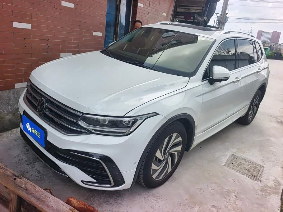 Volkswagen Tiguan L