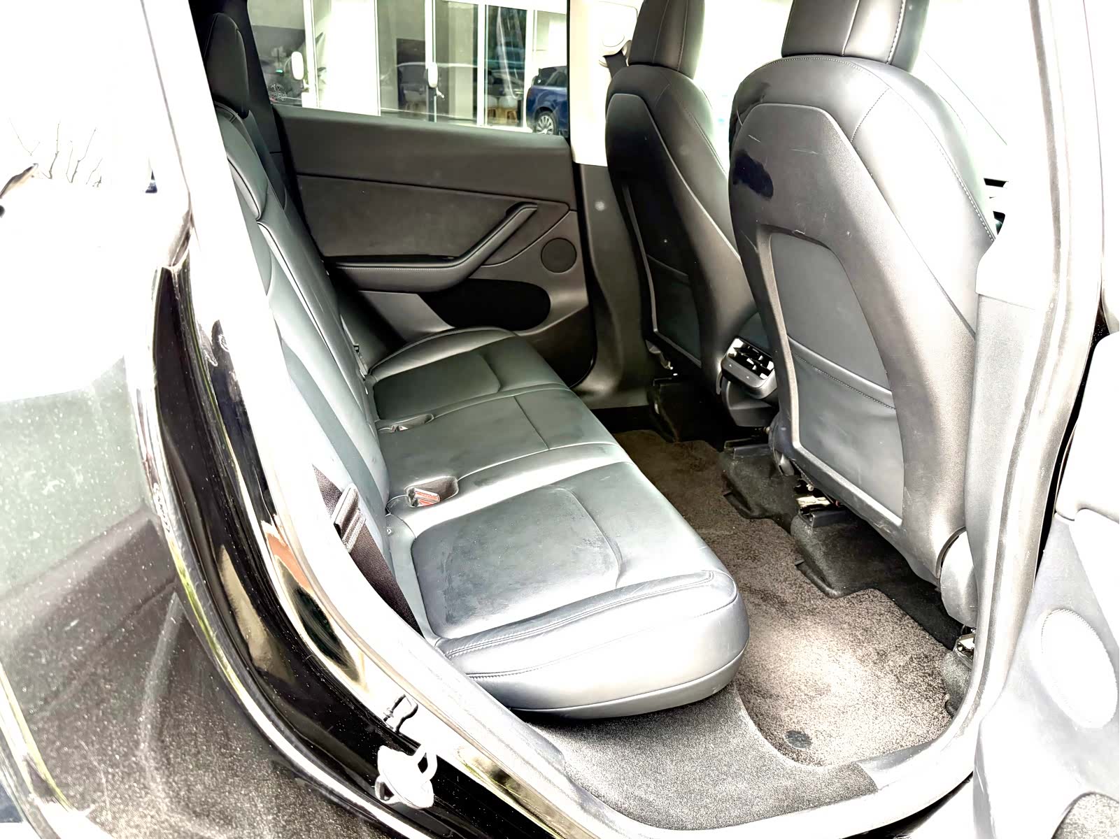 Tesla Model Y, 2023 13
