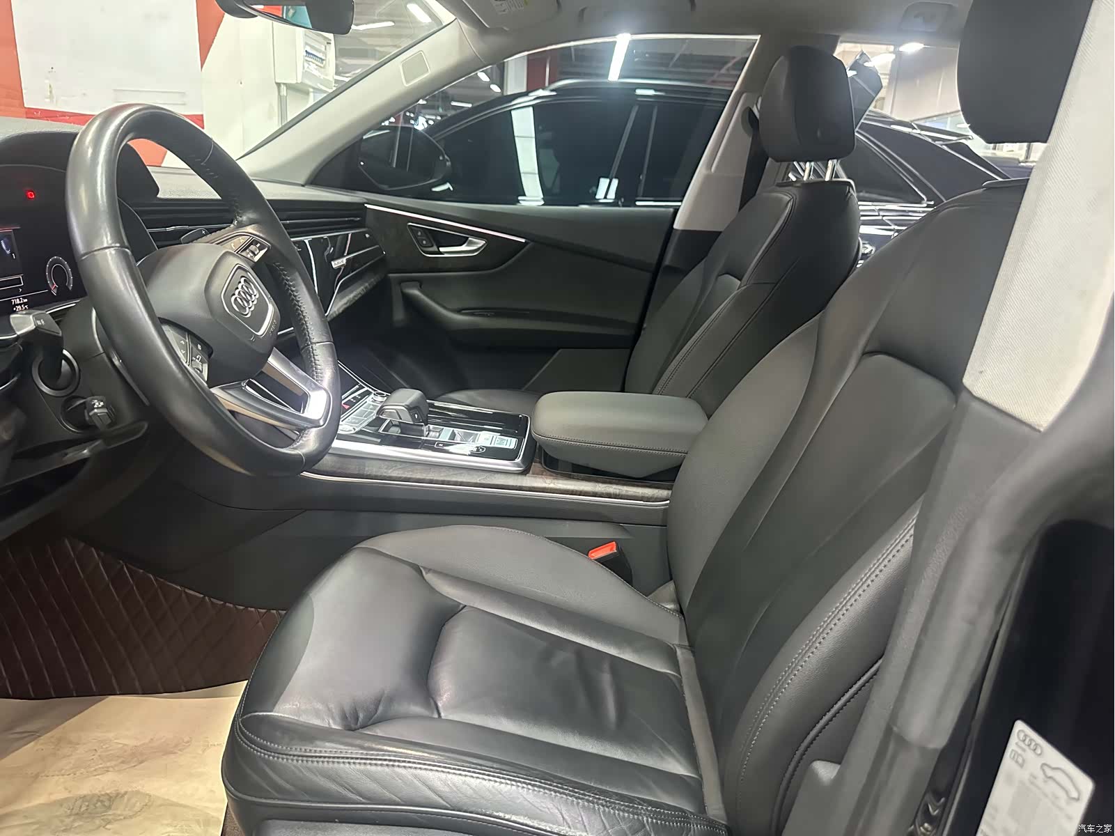 Audi Q8, 2020 10