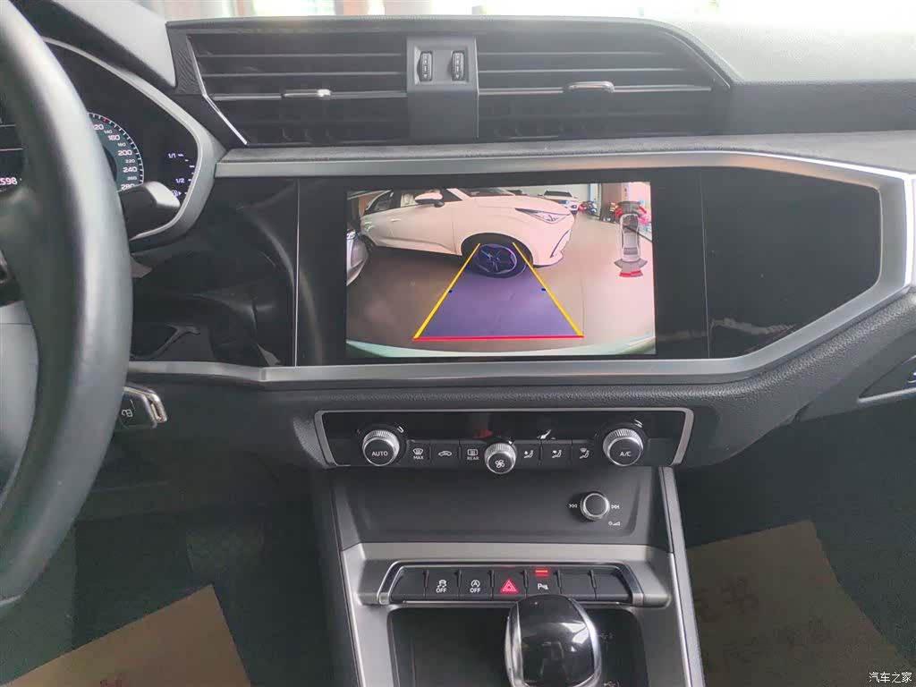 Audi Q3, 2019 13