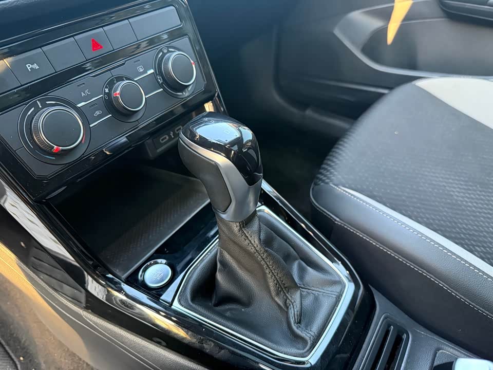 Volkswagen Exploring the shadow