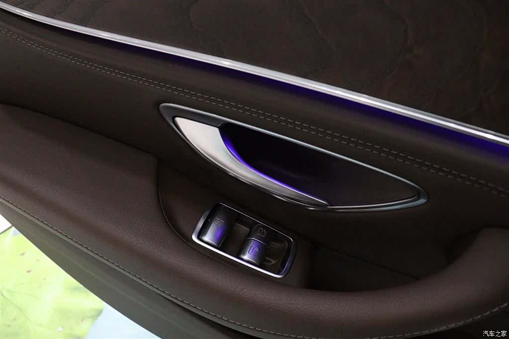 Mercedes-Benz E-Class, 2023 14