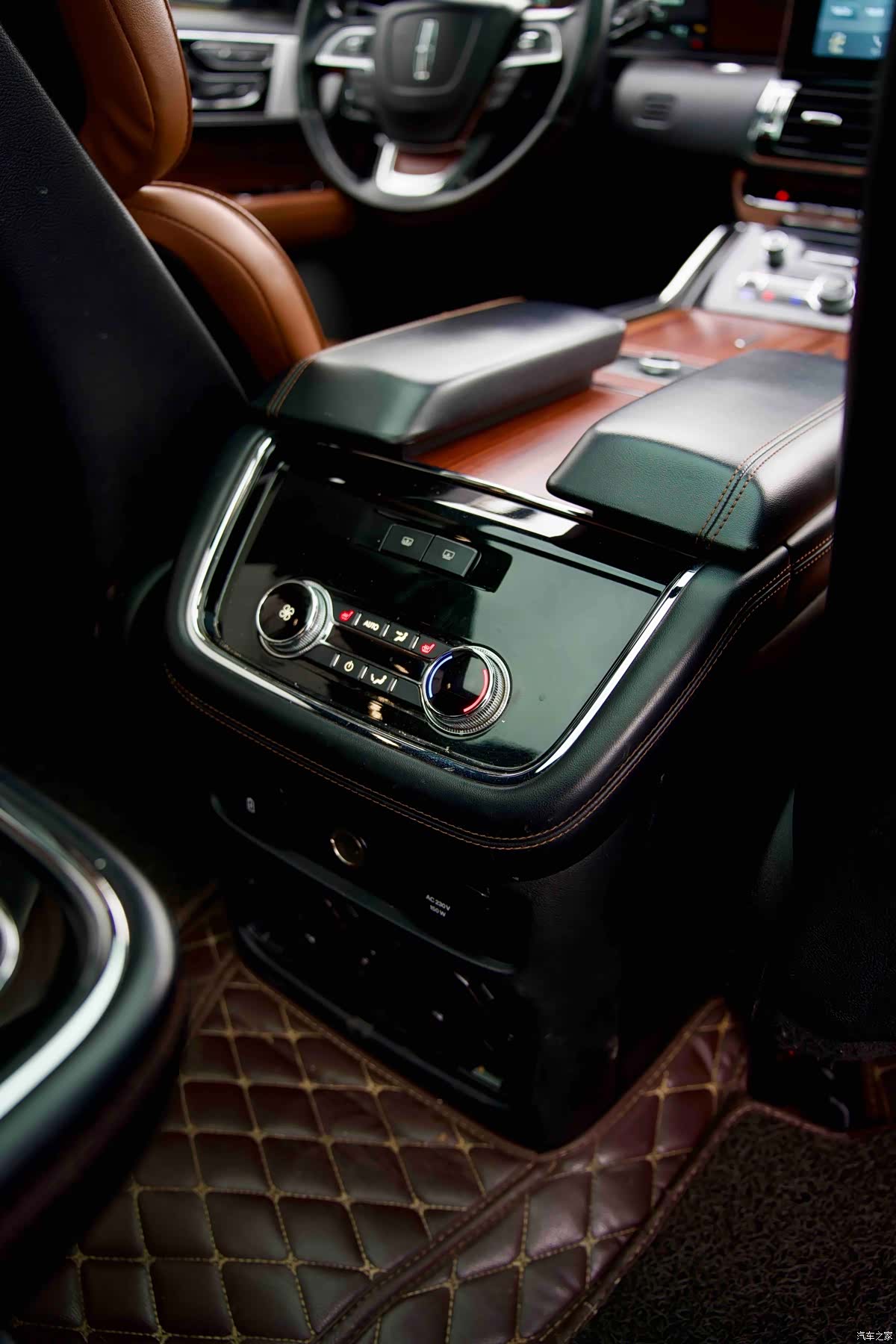 Lincoln Navigator, 2019 16