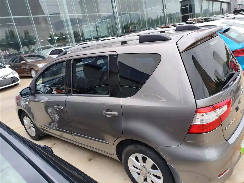 Nissan Liwei