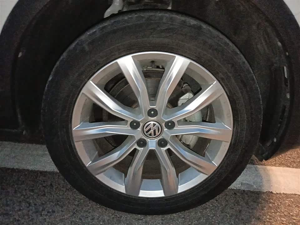 Volkswagen T-ROC exploring Songs