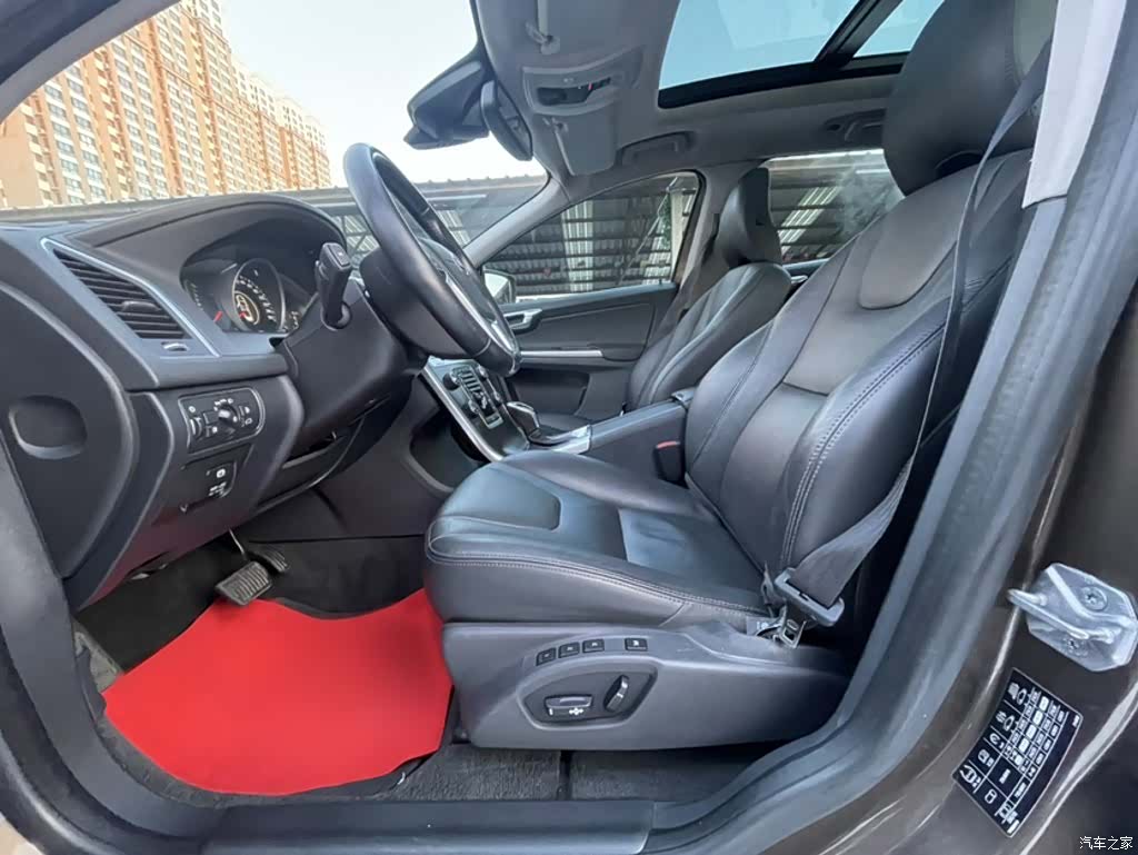Volvo XC60, 2014 13