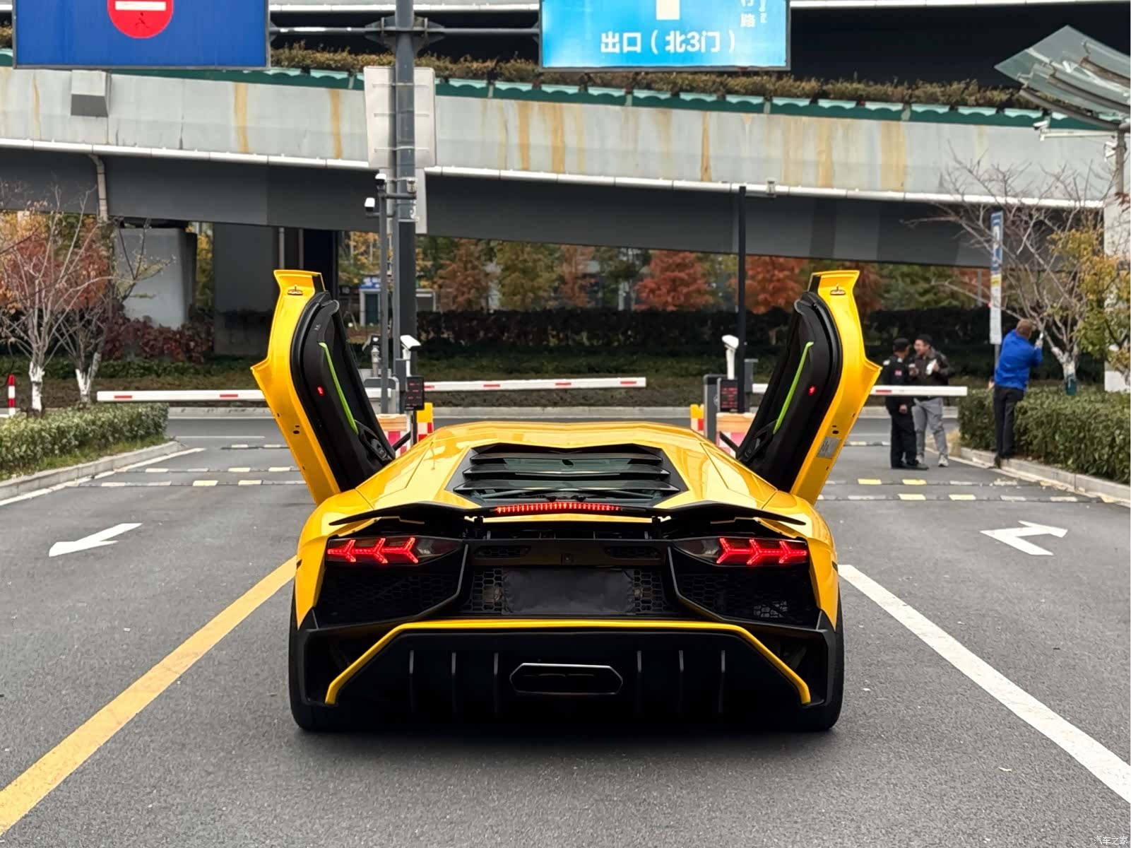 Lamborghini Aventador, 2012 7