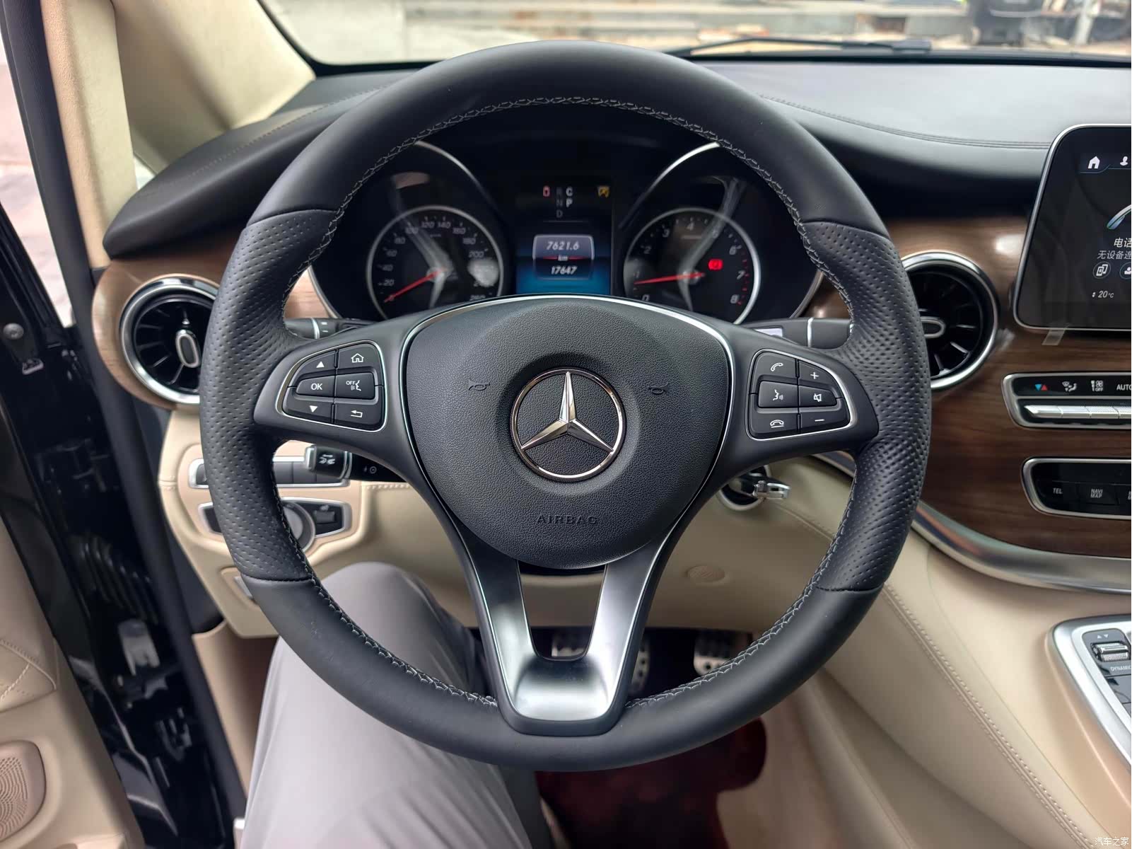 Mercedes-Benz V-Class, 2022 10