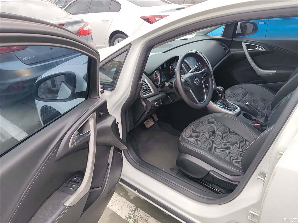 Buick XT, 2015 12