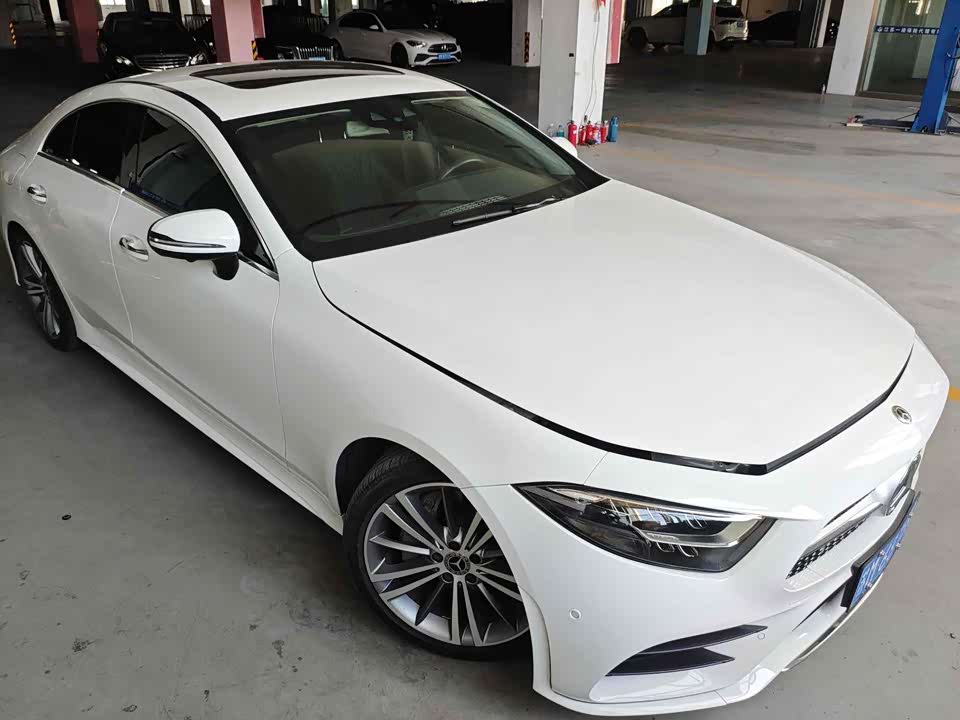 Mercedes-Benz CLS Mercedes-Benz CLS