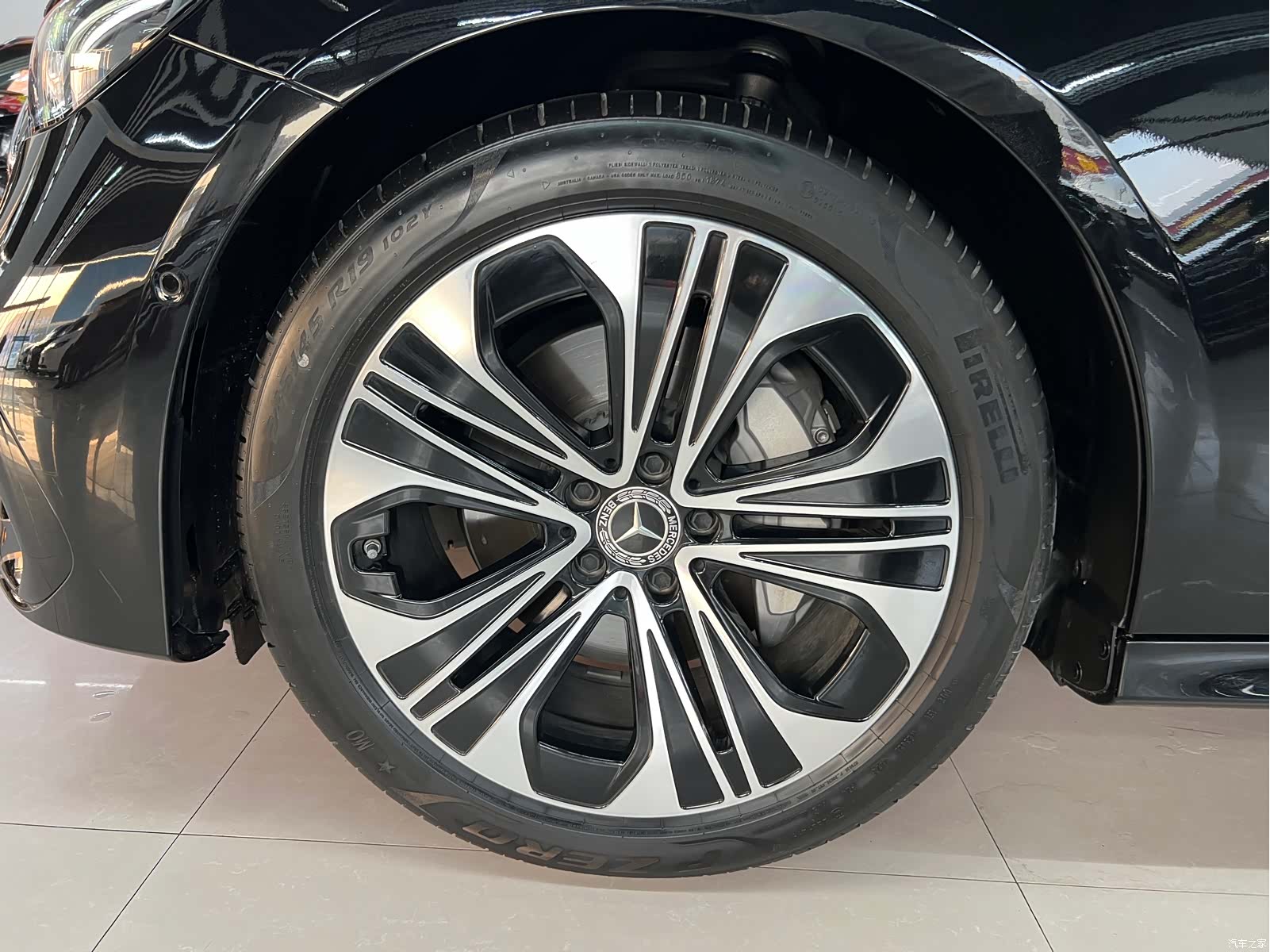 Mercedes-Benz E-Class, 2024 17