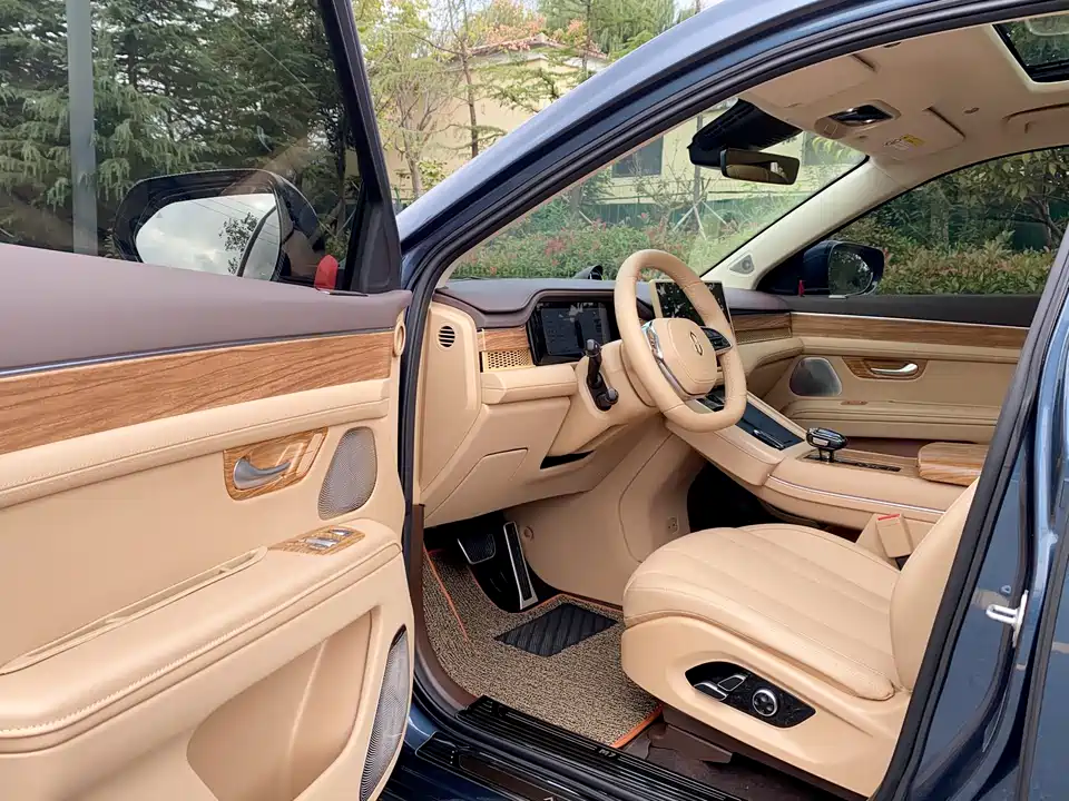 AITO Ask the world M7