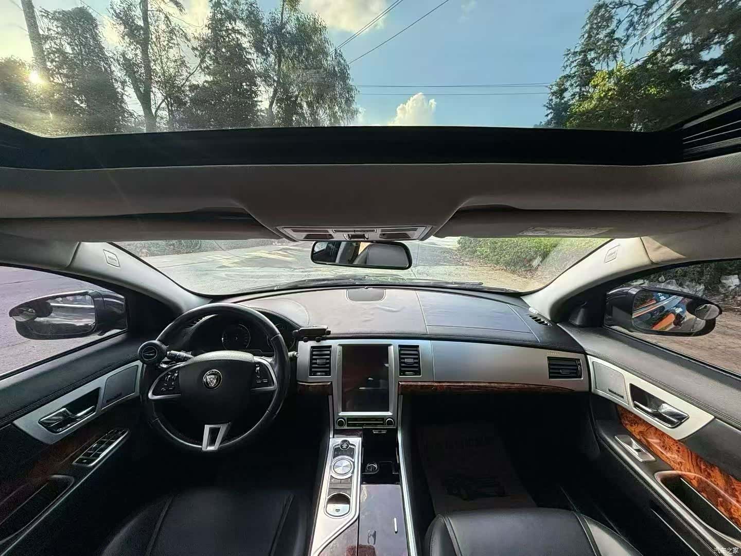 Jaguar XF, 2015 6