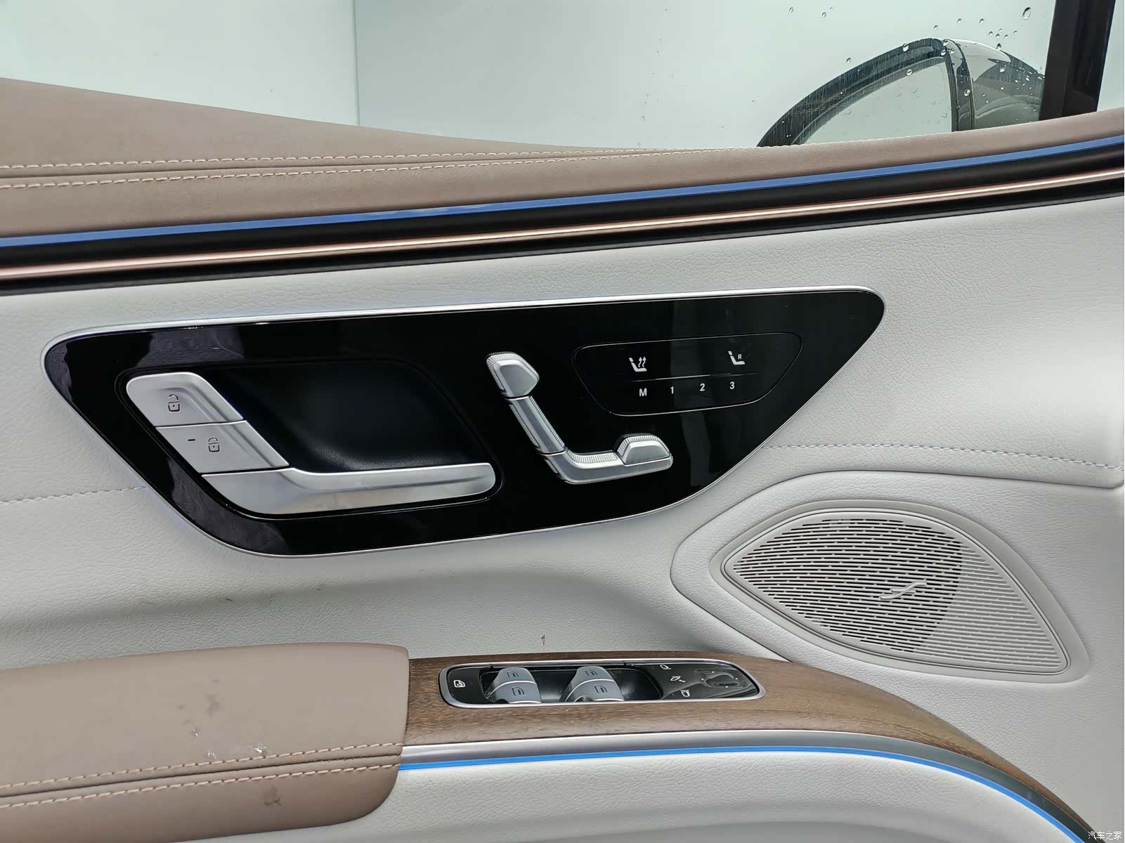 Mercedes-Benz EQS, 2025 19