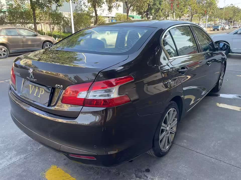 Peugeot 408