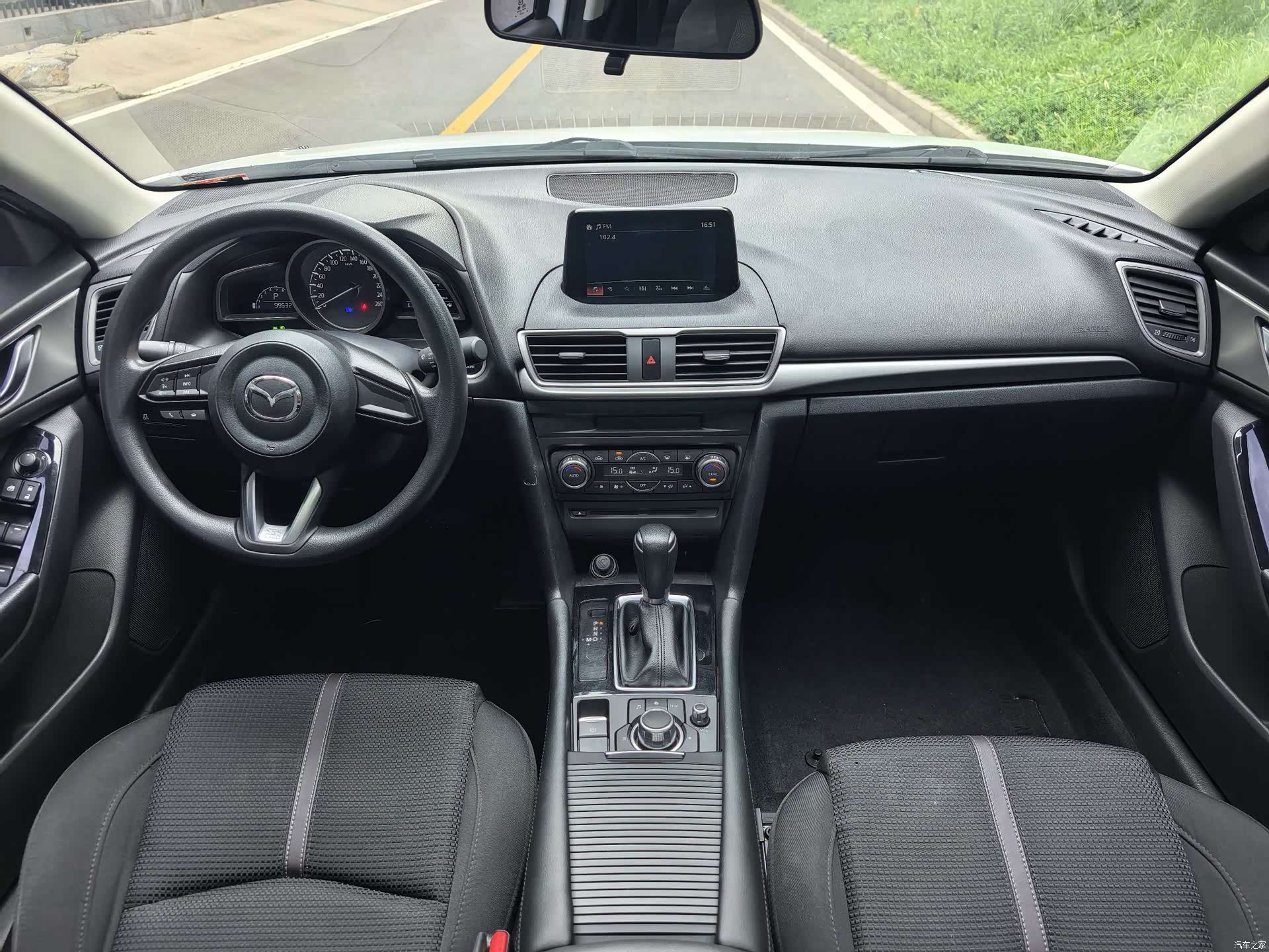 Mazda Mazda3, 2017 6