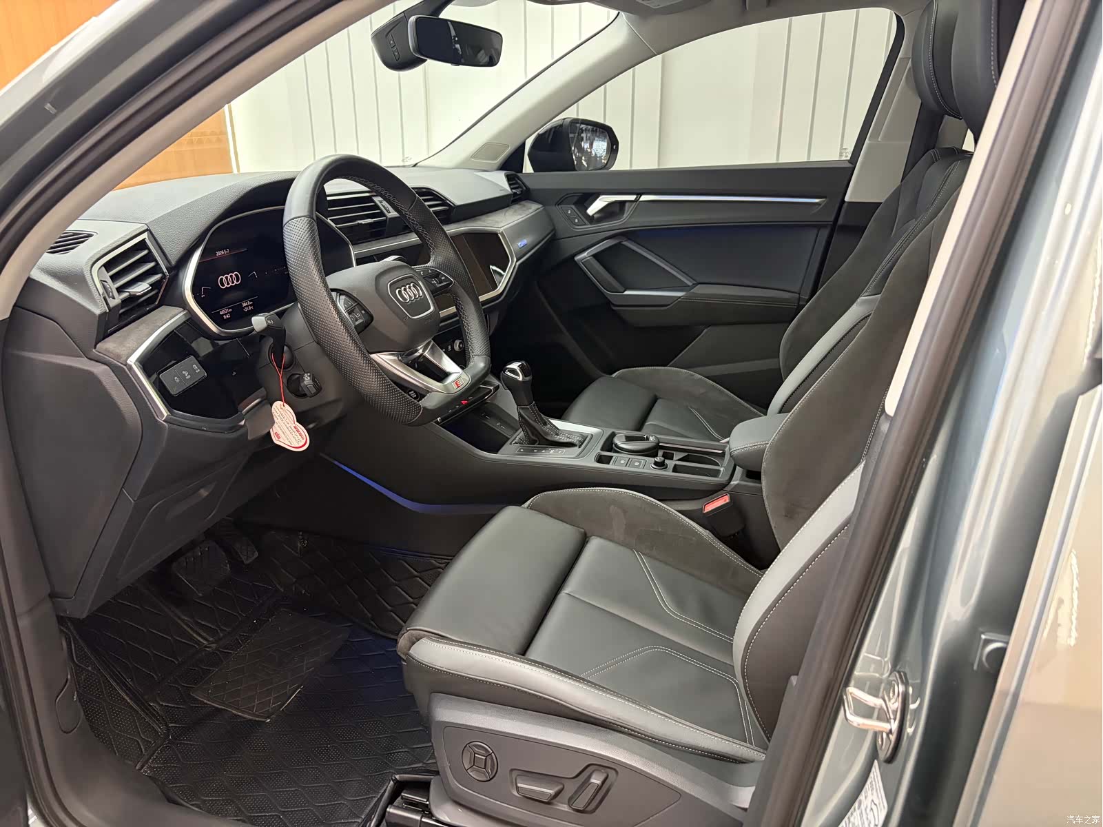 Audi Q3, 2022 10