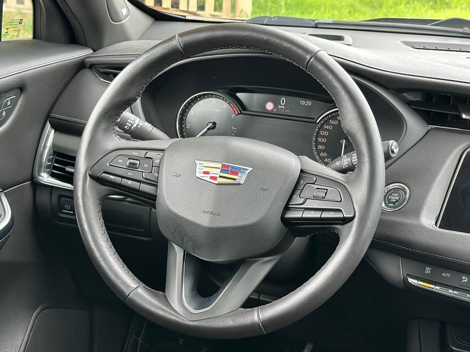 Cadillac XT4