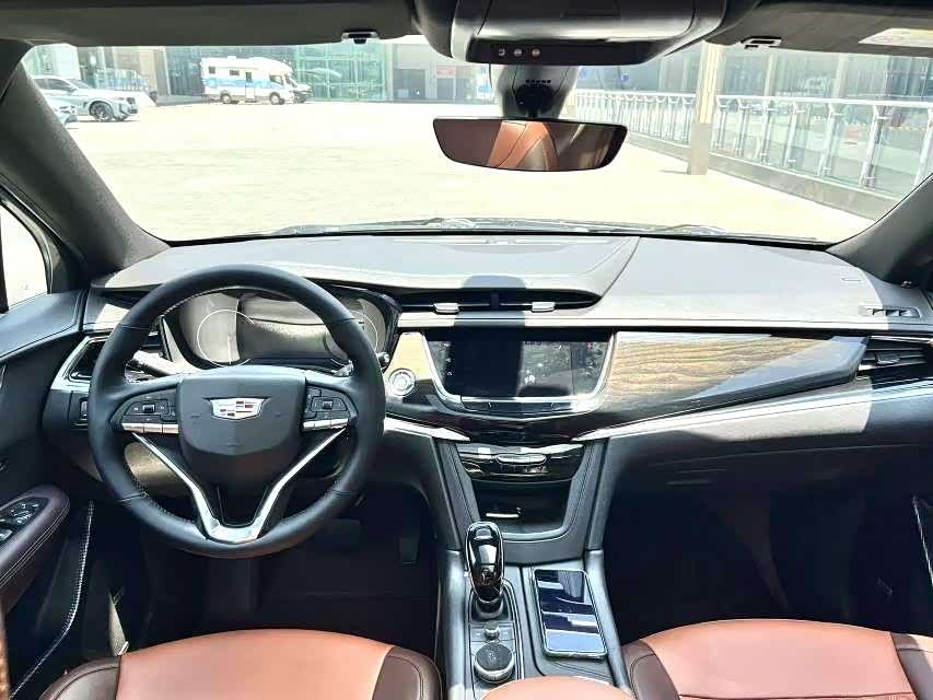 Cadillac XT6