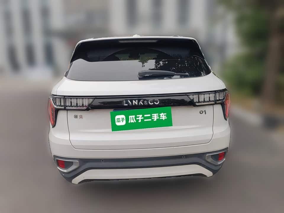 Lynk & Co 01