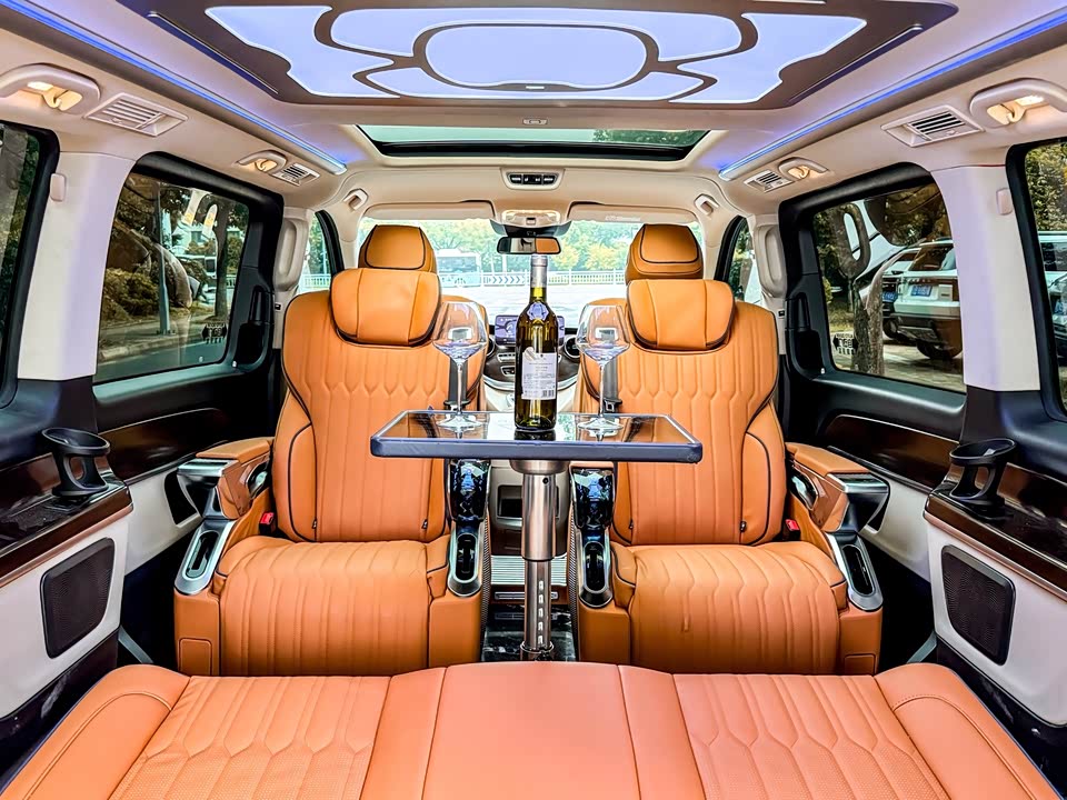 Mercedes-Benz V-class