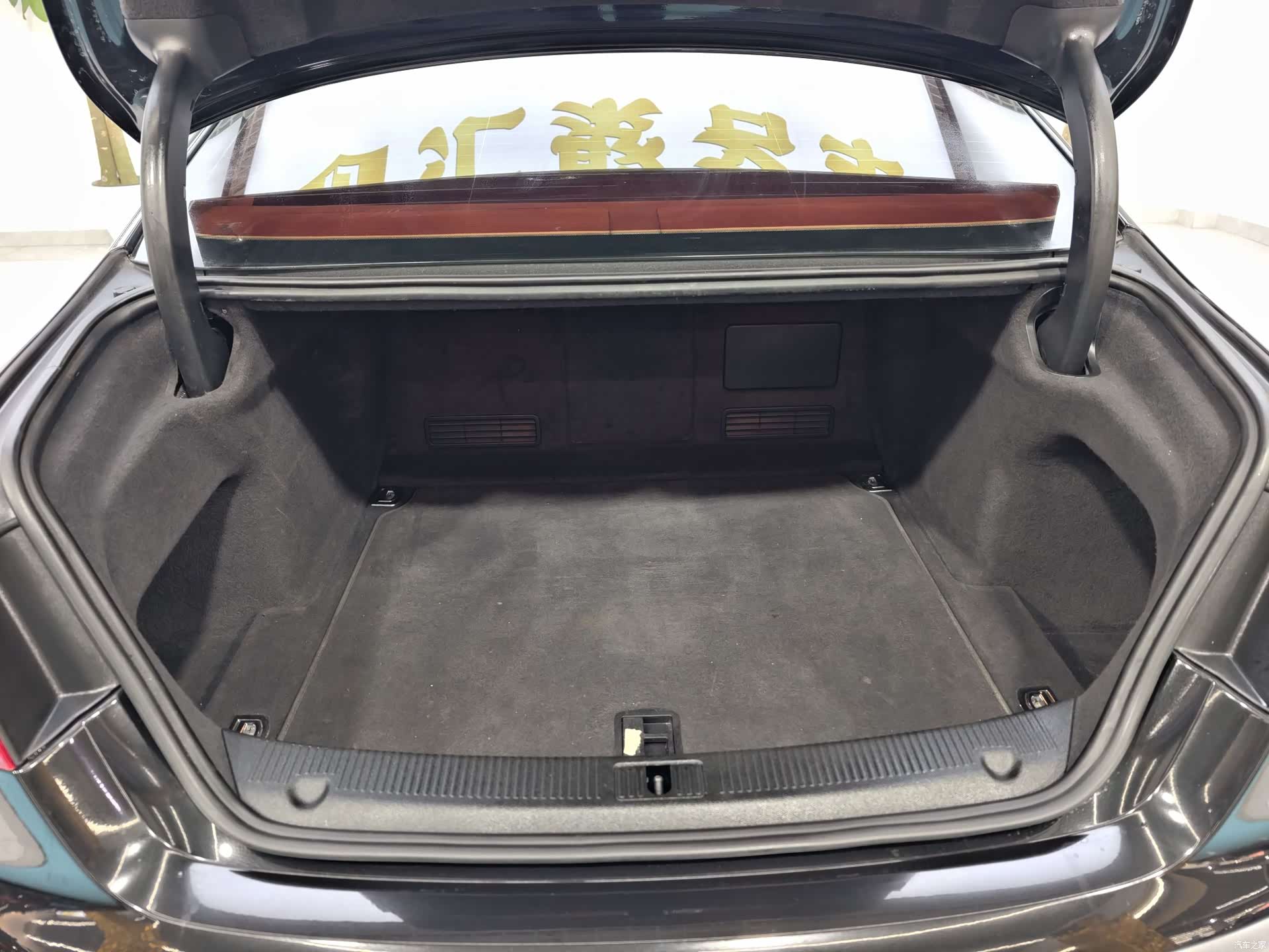 Audi A8L, 2011 31
