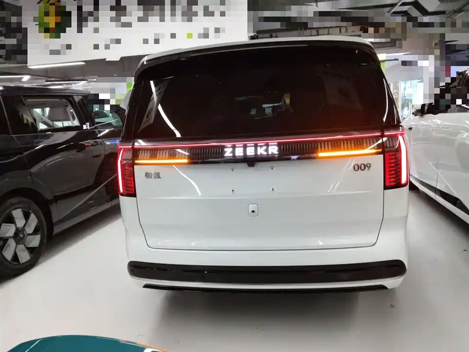 Zeekr 009