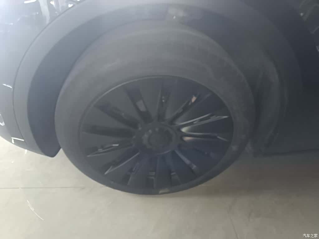 Tesla Model Y, 2024 23