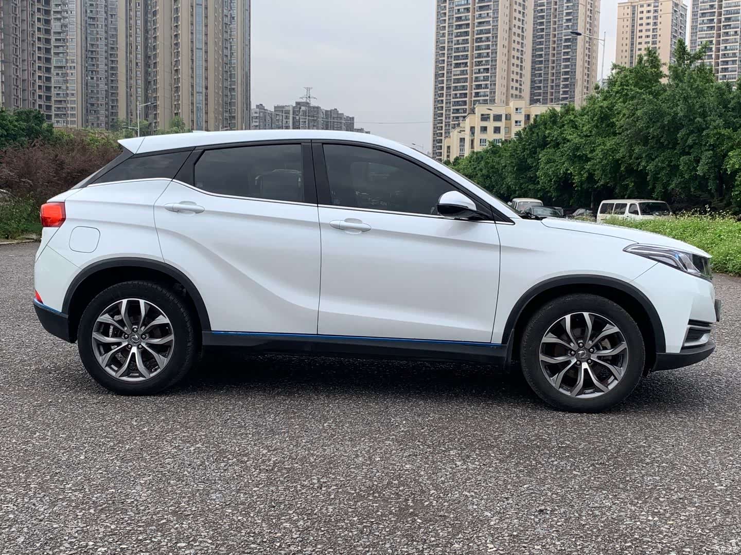 DongFeng E3, 2020 18