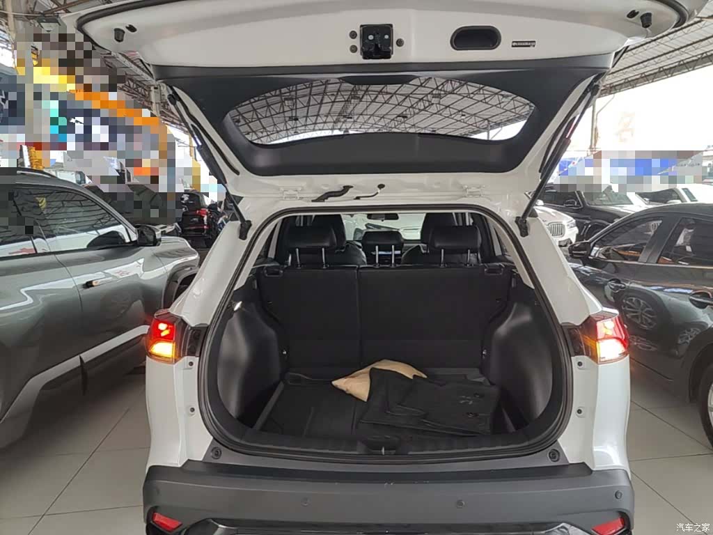 Toyota Frontlander, 2025 19