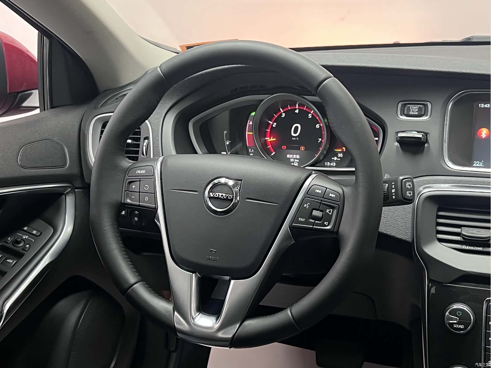 Volvo V40, 2016 20