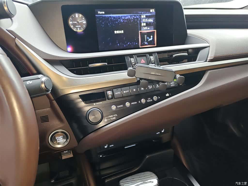 Lexus ES, 2020 все фото