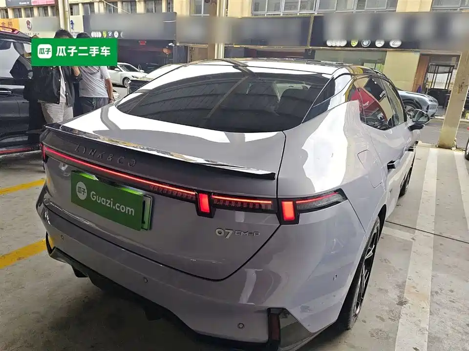 Lynk & Co 07 EM-P