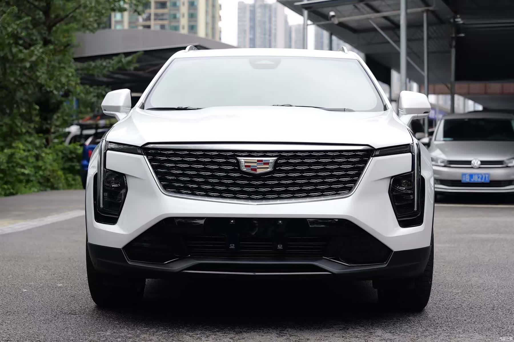 Cadillac XT4, 2023 2