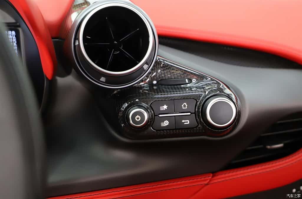 Ferrari F8, 2022 13