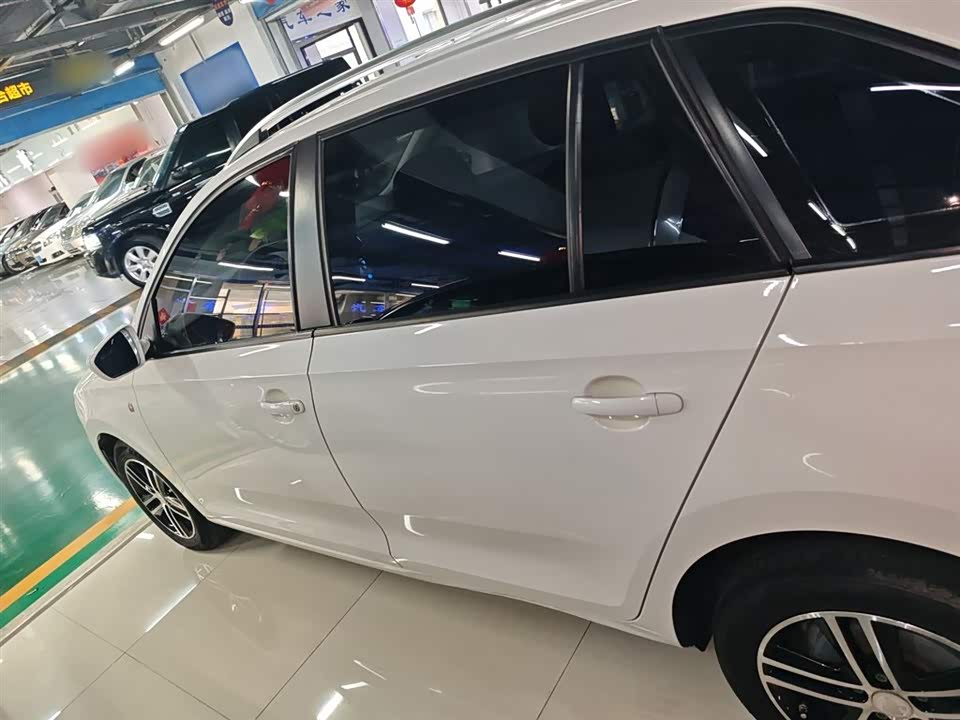 Skoda Xindong
