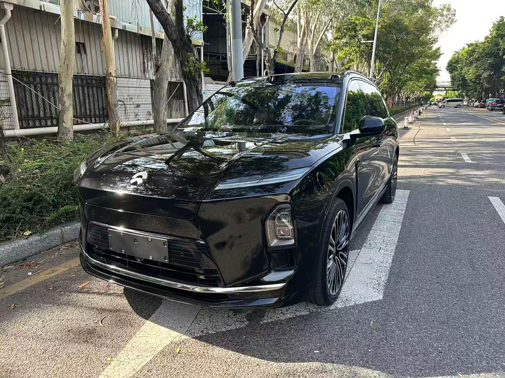 NIO ES8