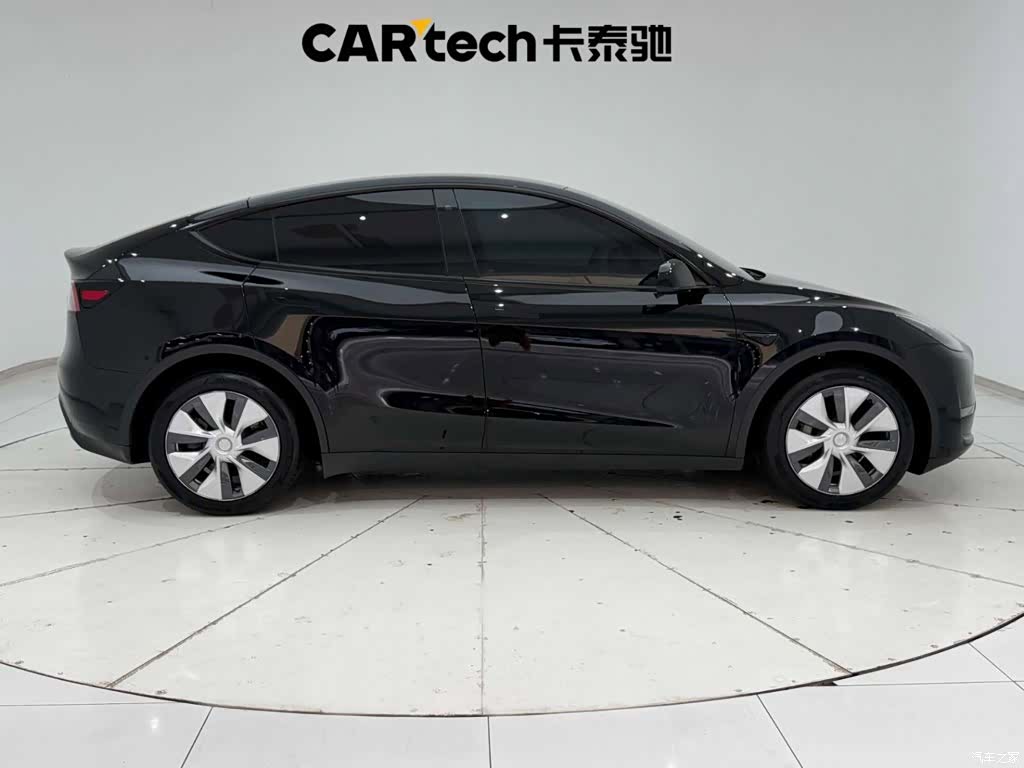 Tesla Model Y, 2023 12