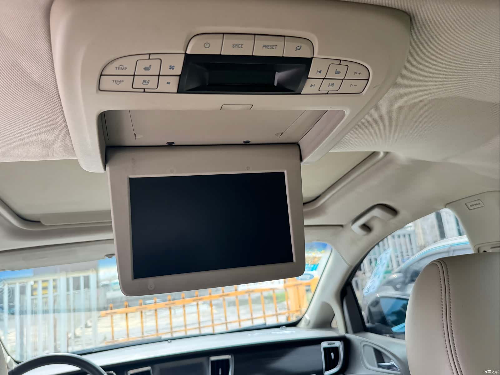 Buick GL8, 2011 9