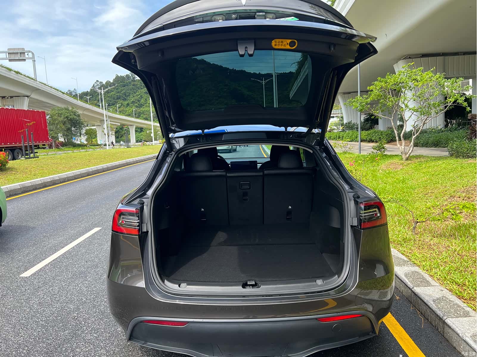Tesla Model Y, 2022 8