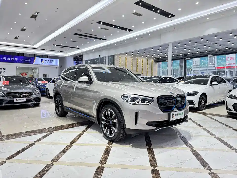 BMW iX3
