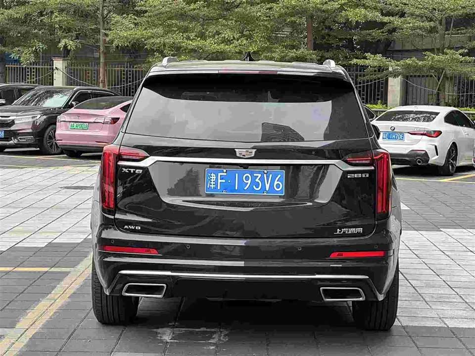 Cadillac XT6