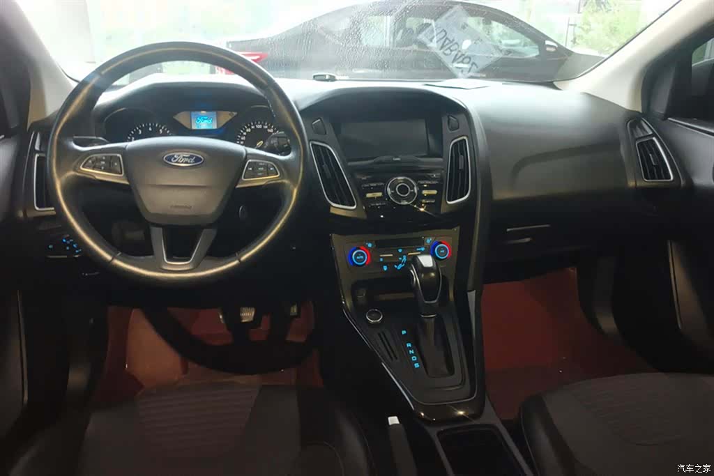 Ford Focus, 2017 12