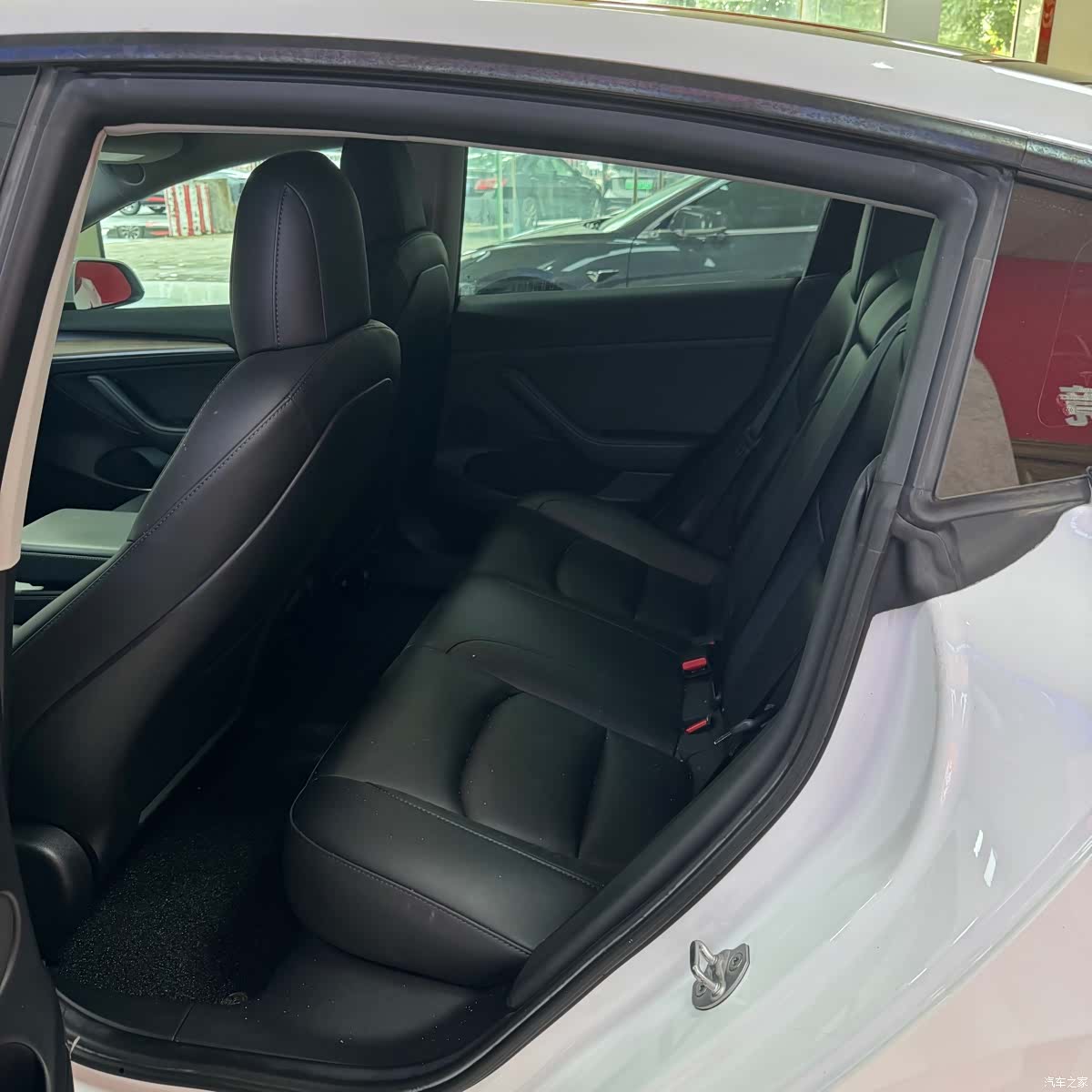 Tesla Model 3, 2022 все фото