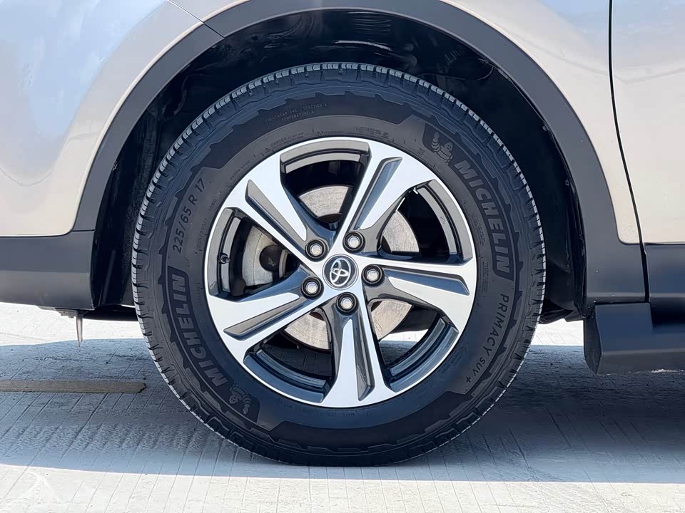 Toyota RAV4 Rongfang