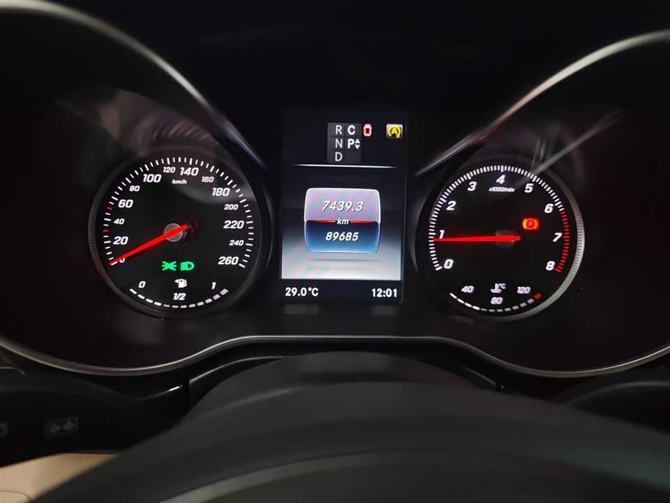 Mercedes-Benz V-class