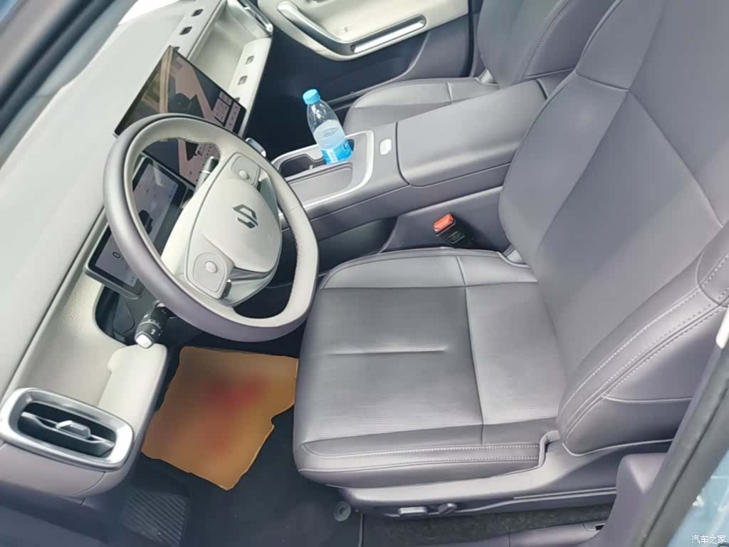 Leapmotor B01, 2025 15